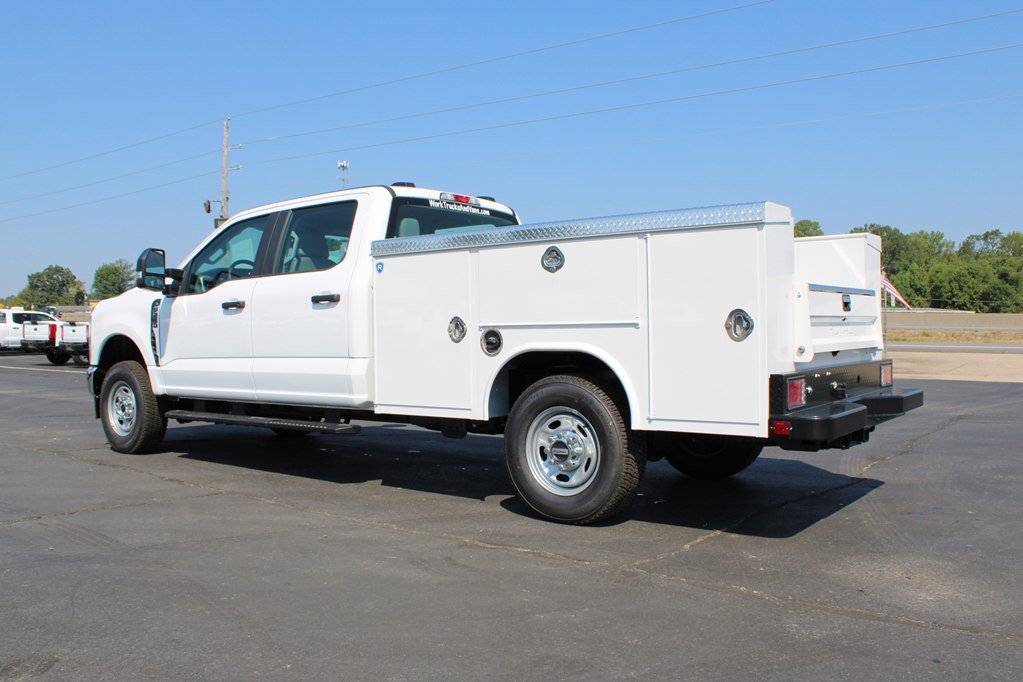Used 2024 Ford F250 XL w/ XL Chrome Package image 4