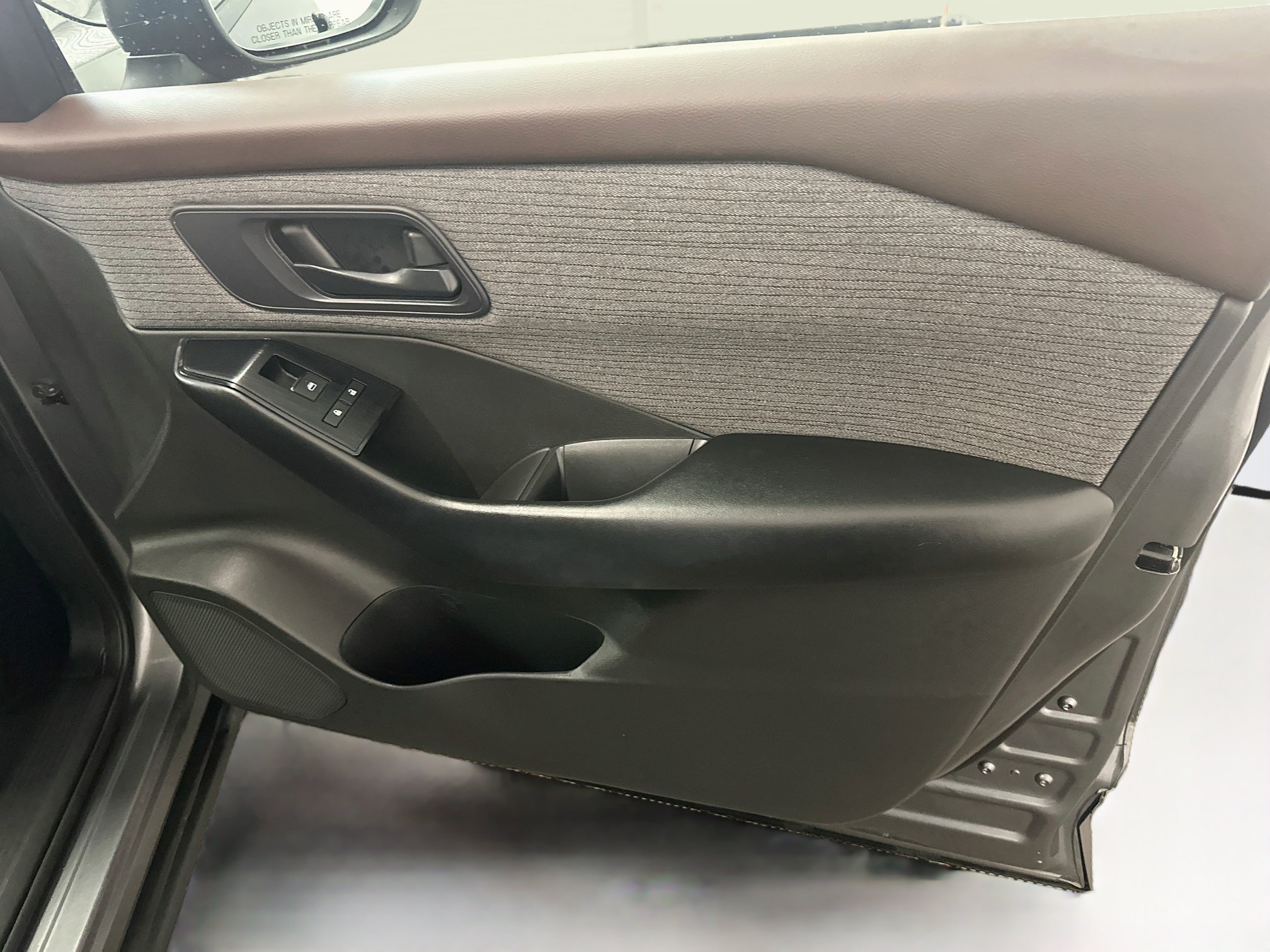 Used 2023 Nissan Rogue S AWD/4WD image 32