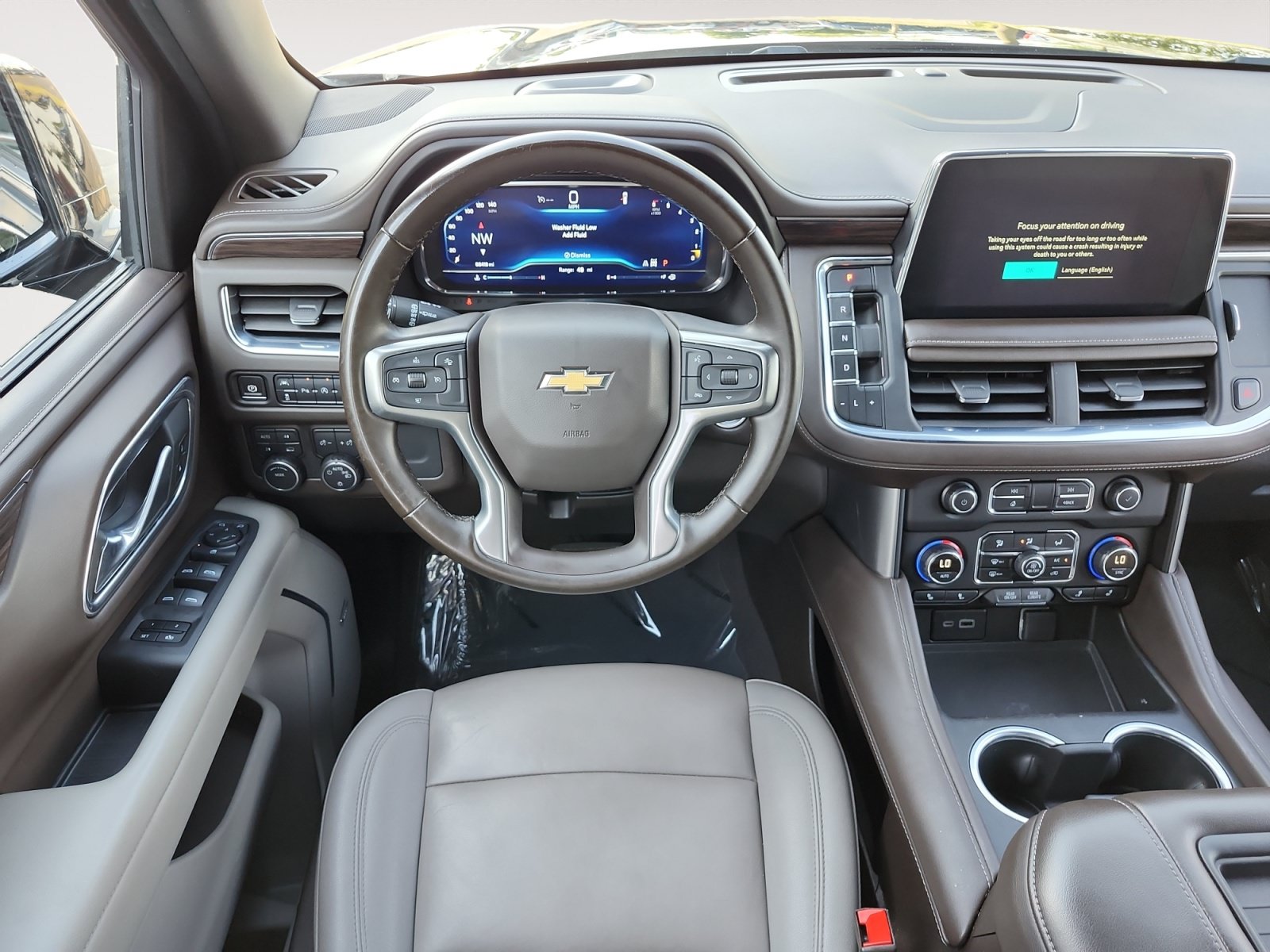 Used 2024 Chevrolet Suburban LT AWD/4WD image 10