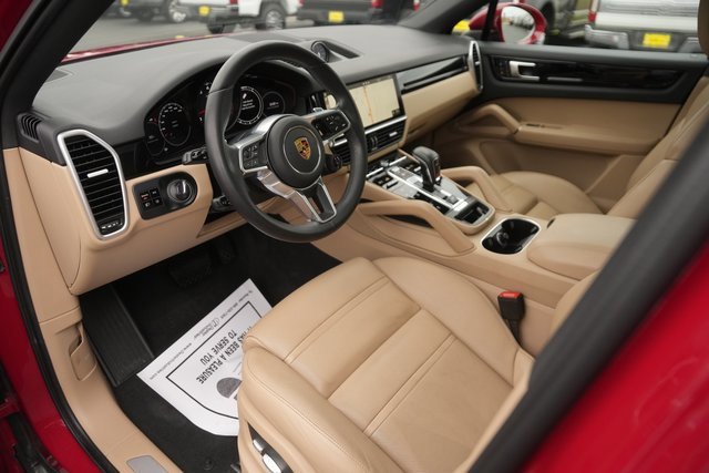 Used 2021 Porsche Cayenne Coupe image 8