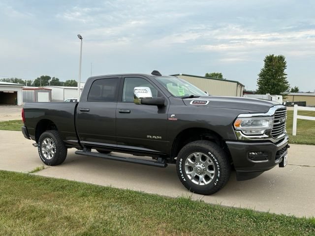 Used 2024 RAM 2500 Laramie AWD/4WD image 3