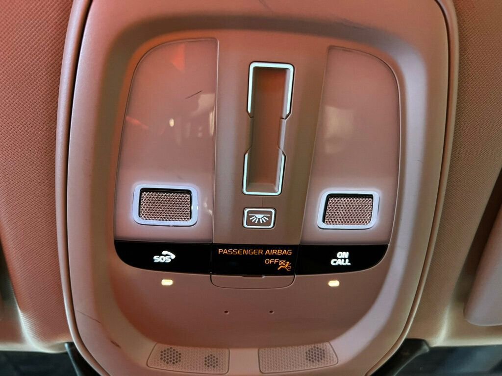 Used 2022 Volvo XC60 T8 Inscription w/ Advanced Package image 24
