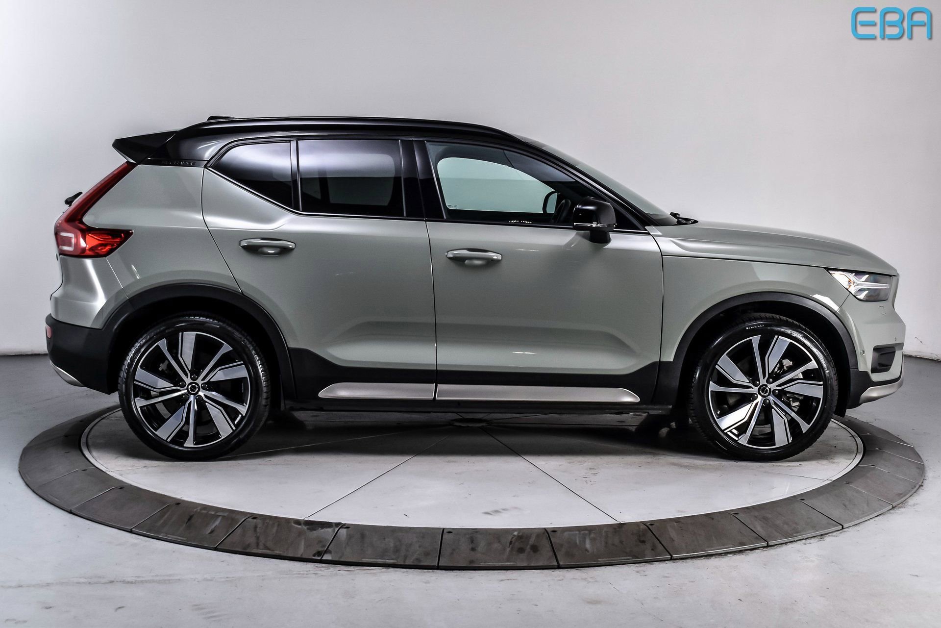 Used 2022 Volvo XC40 P8 Recharge Ultimate image 7