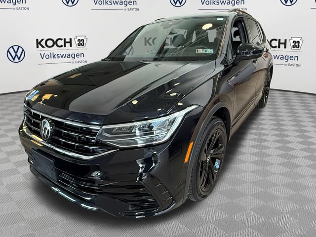 Used 2023 Volkswagen Tiguan SE R-Line AWD/4WD image 3
