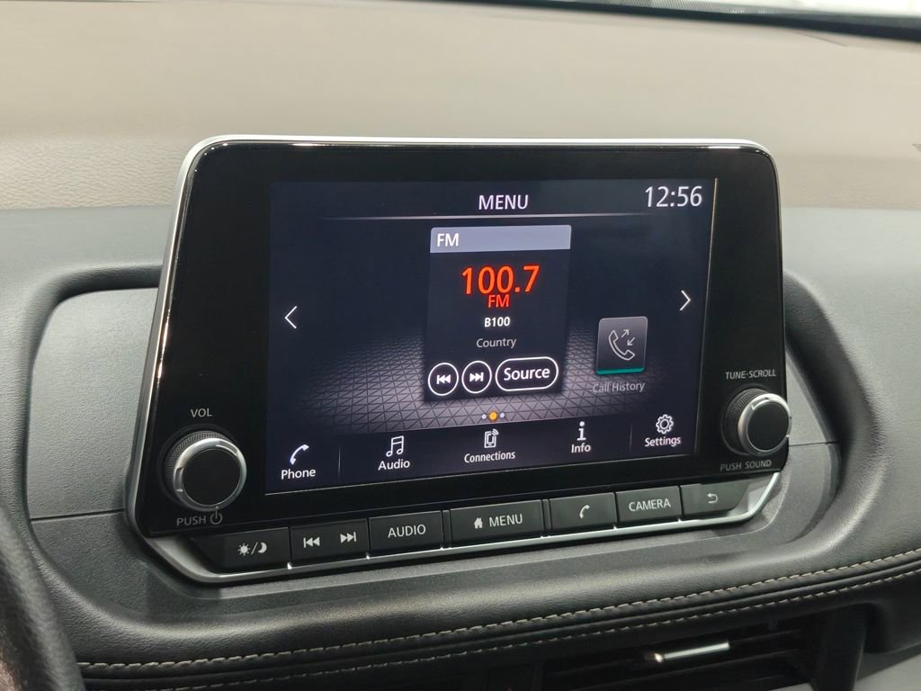 Used 2023 Nissan Rogue S image 6