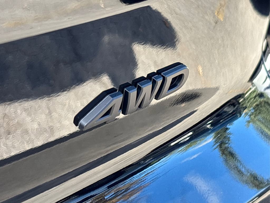 New 2025 Nissan Pathfinder SV w/ Black Appearance Package image 15