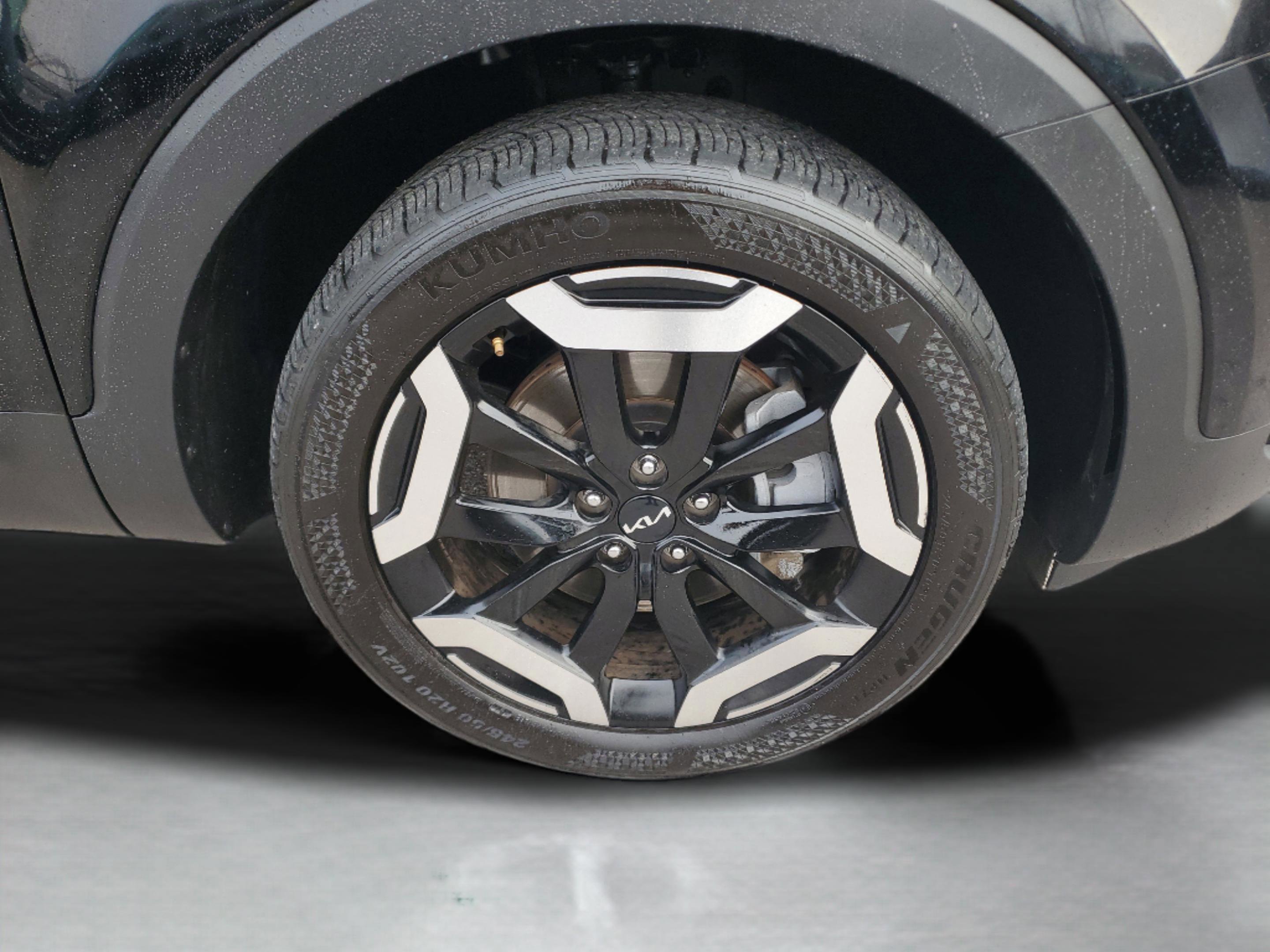 Certified 2025 Kia Telluride S image 32