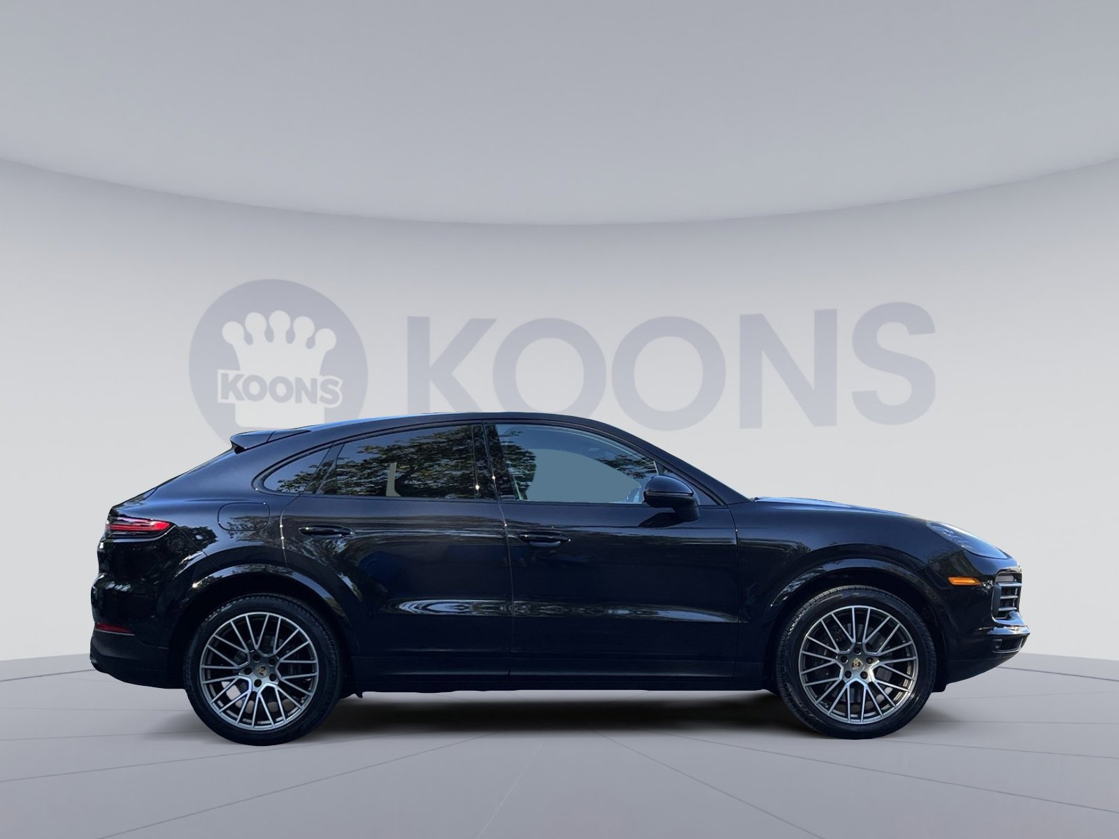 Used 2022 Porsche Cayenne Platinum Edition image 7