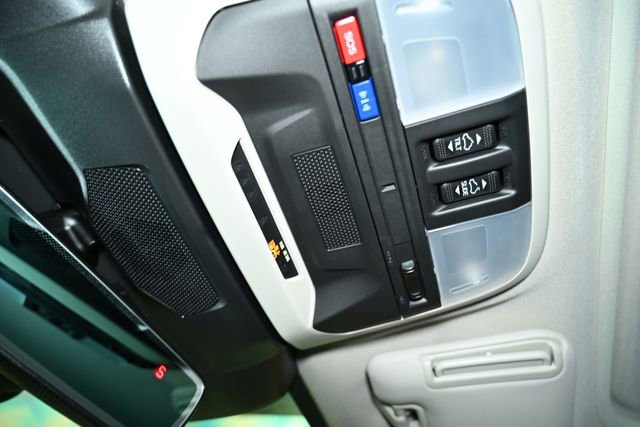 Used 2025 Subaru Crosstrek 2.0i Premium image 35