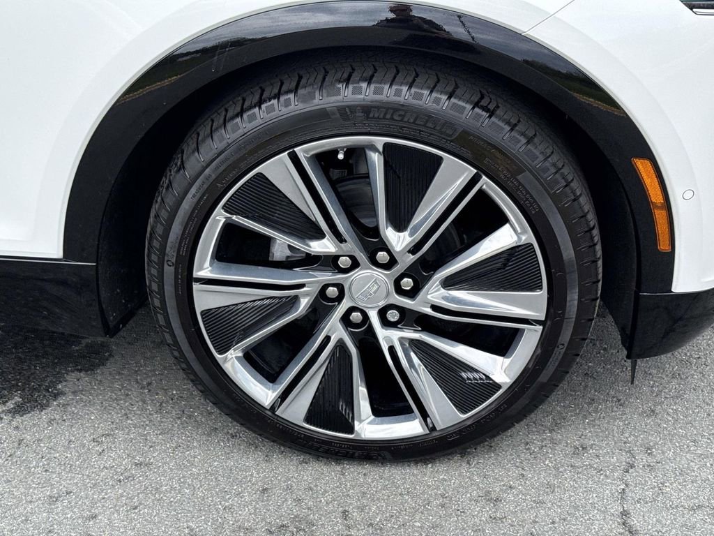 Used 2025 Cadillac Lyriq Luxury w/ Nappa Leather Package image 14