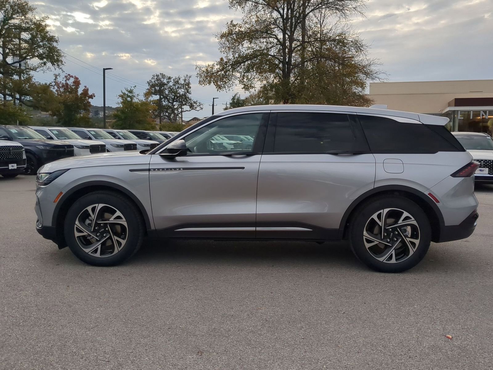 New 2026 Lincoln Nautilus Premier w/ Equipment Group 102A AWD/4WD image 6