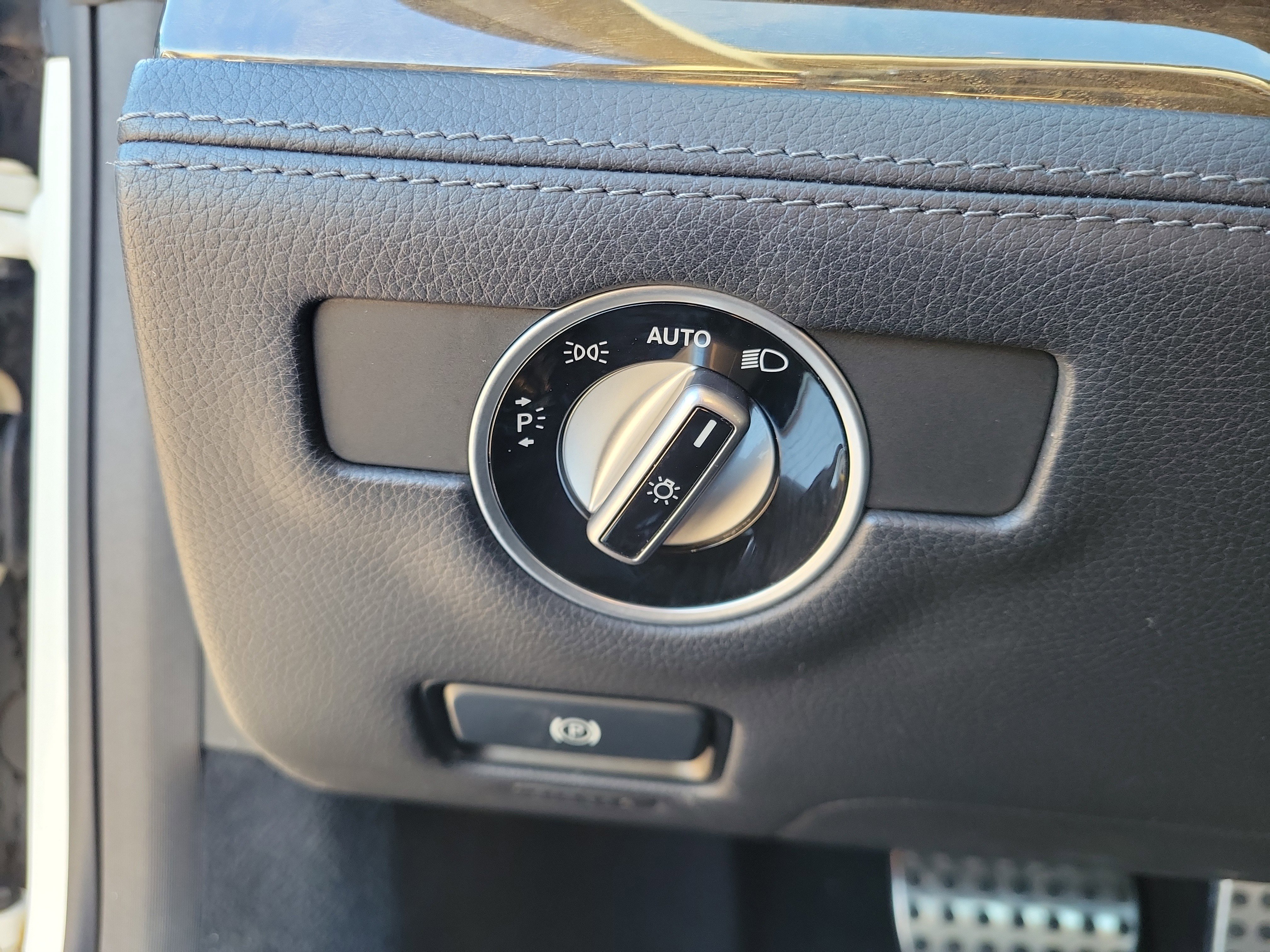 Used 2014 Mercedes-Benz SL 550 SL 550 w/ Sport Wheel Package image 17