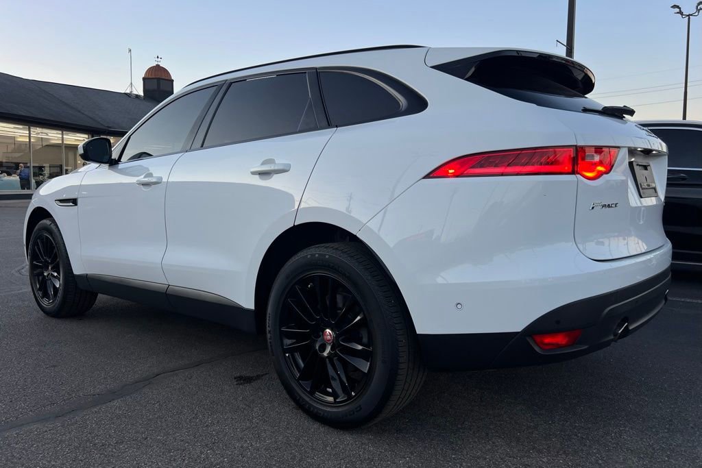 Used 2020 Jaguar F-PACE Prestige image 4
