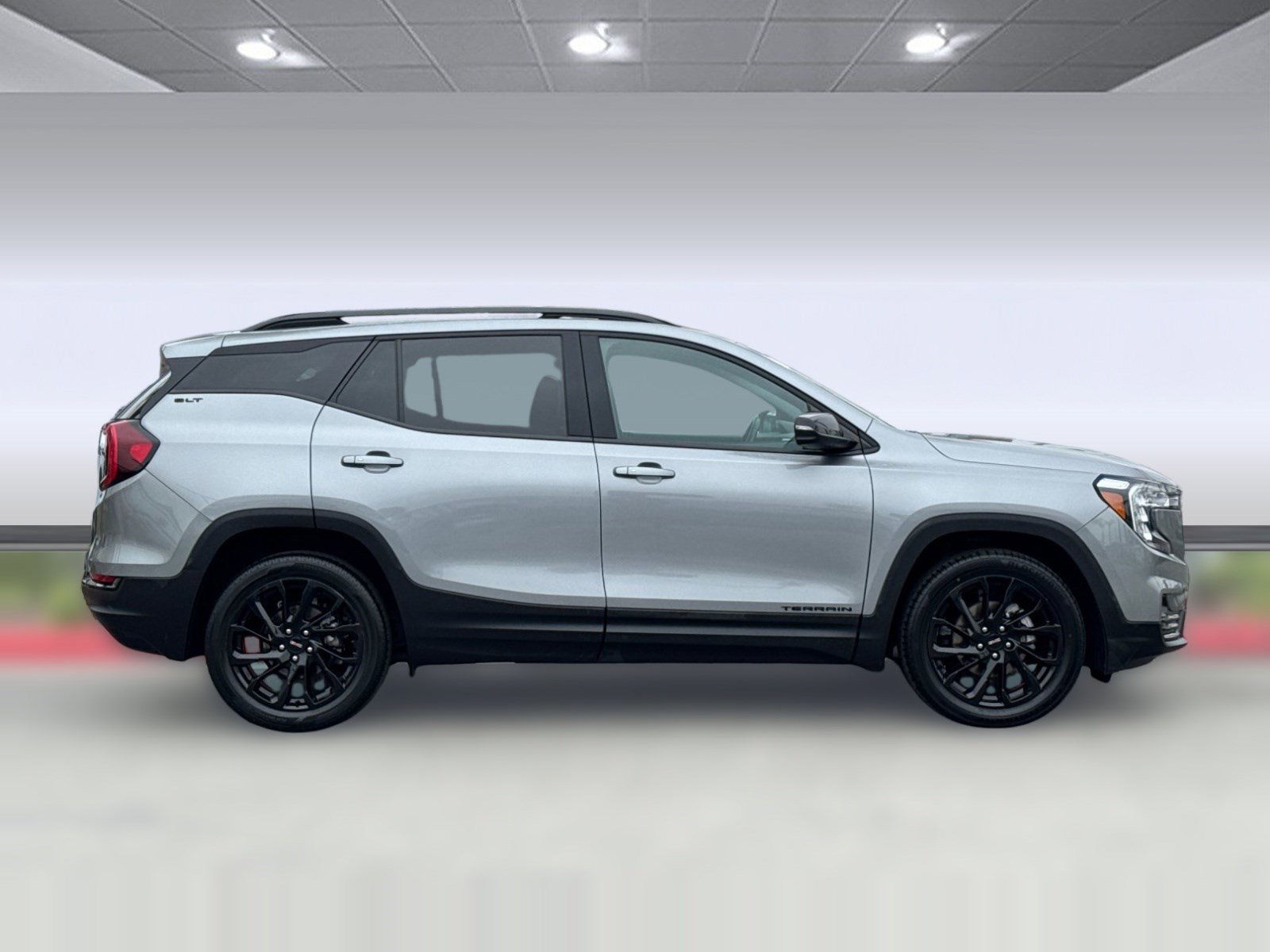 Used 2024 GMC Terrain SLT w/ Elevation Edition FWD image 7