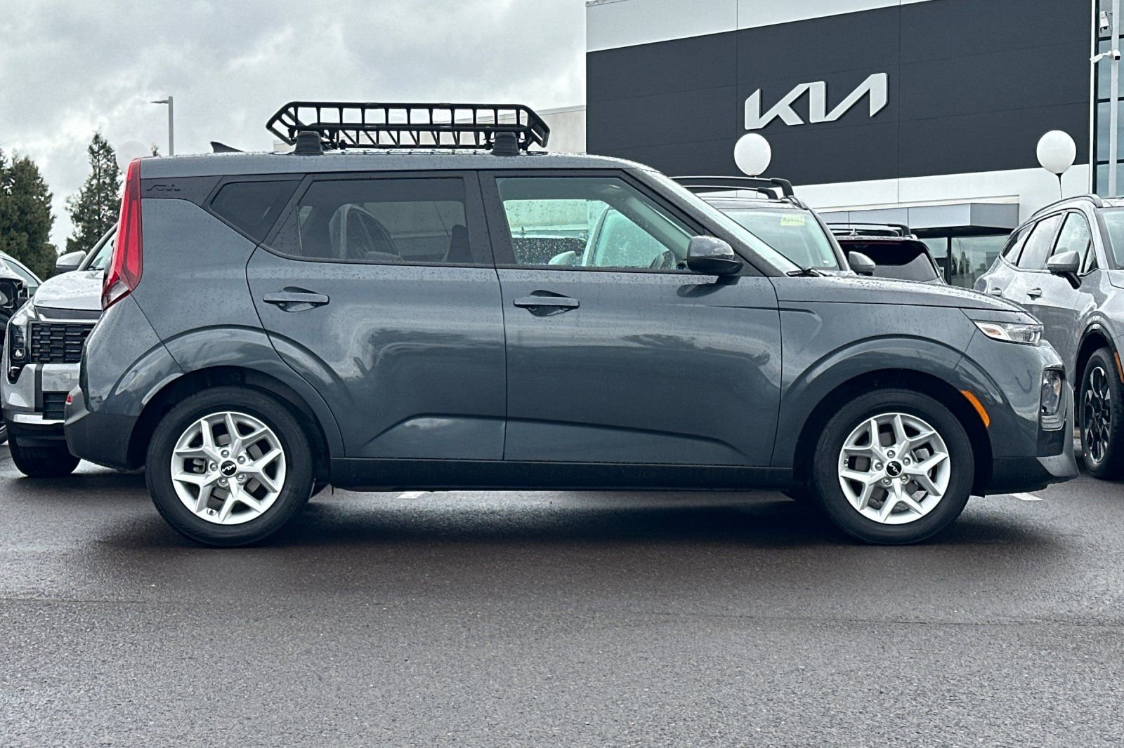 Certified 2022 Kia Soul LX w/ Technology Package image 3