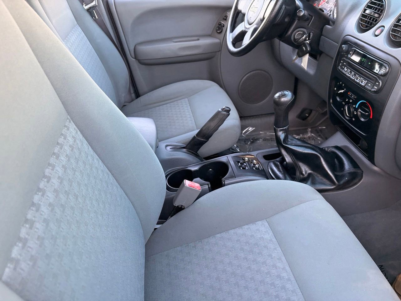 Used 2006 Jeep Liberty Sport RWD image 14