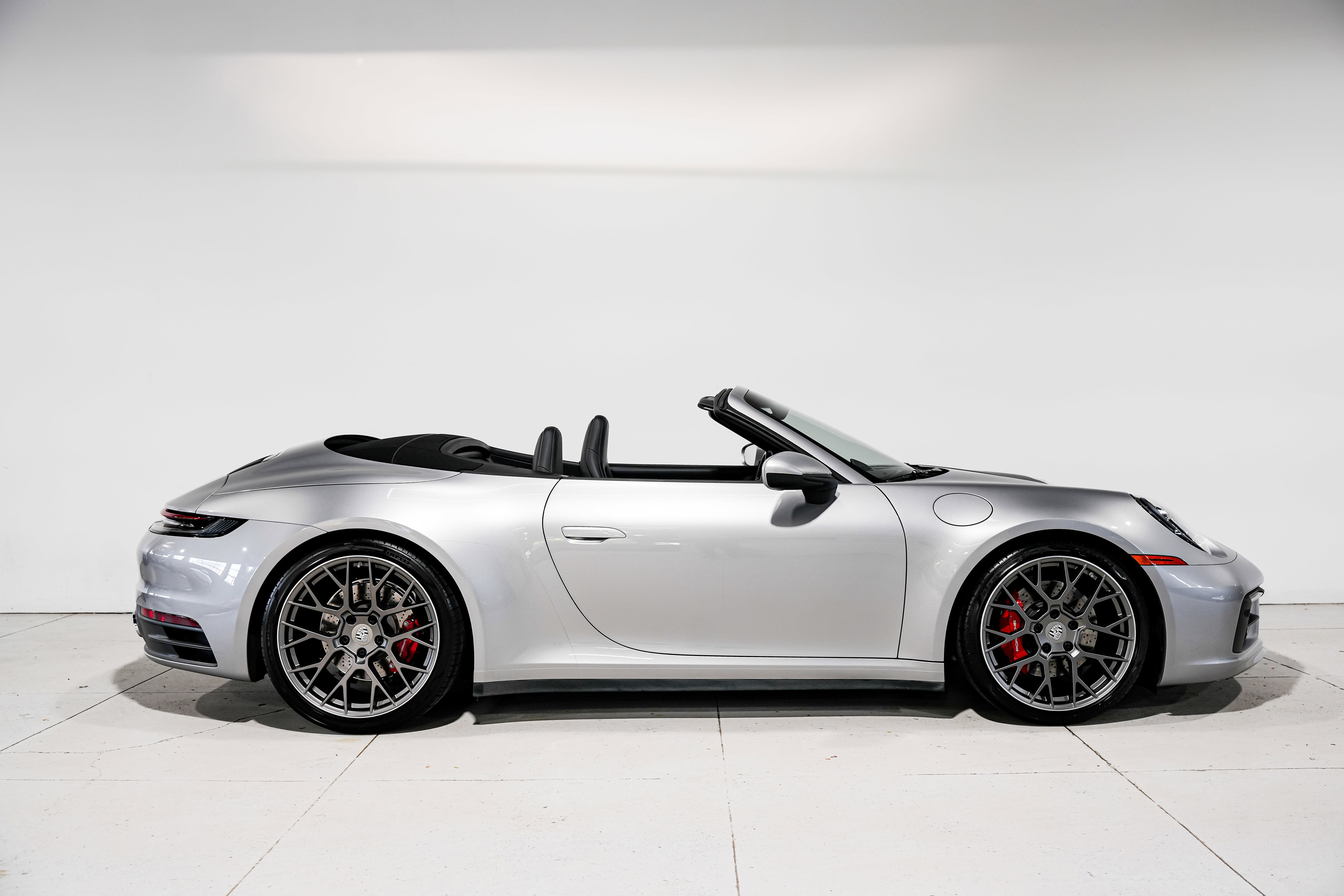 Used 2020 Porsche 911 Carrera 4S AWD/4WD image 2
