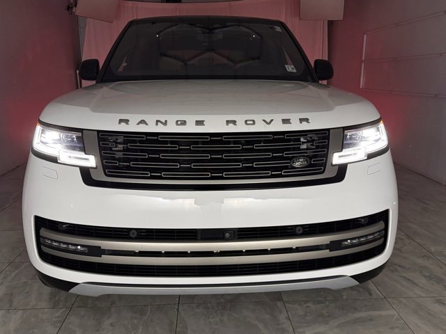 Used 2023 Land Rover Range Rover Long Wheelbase SE image 35