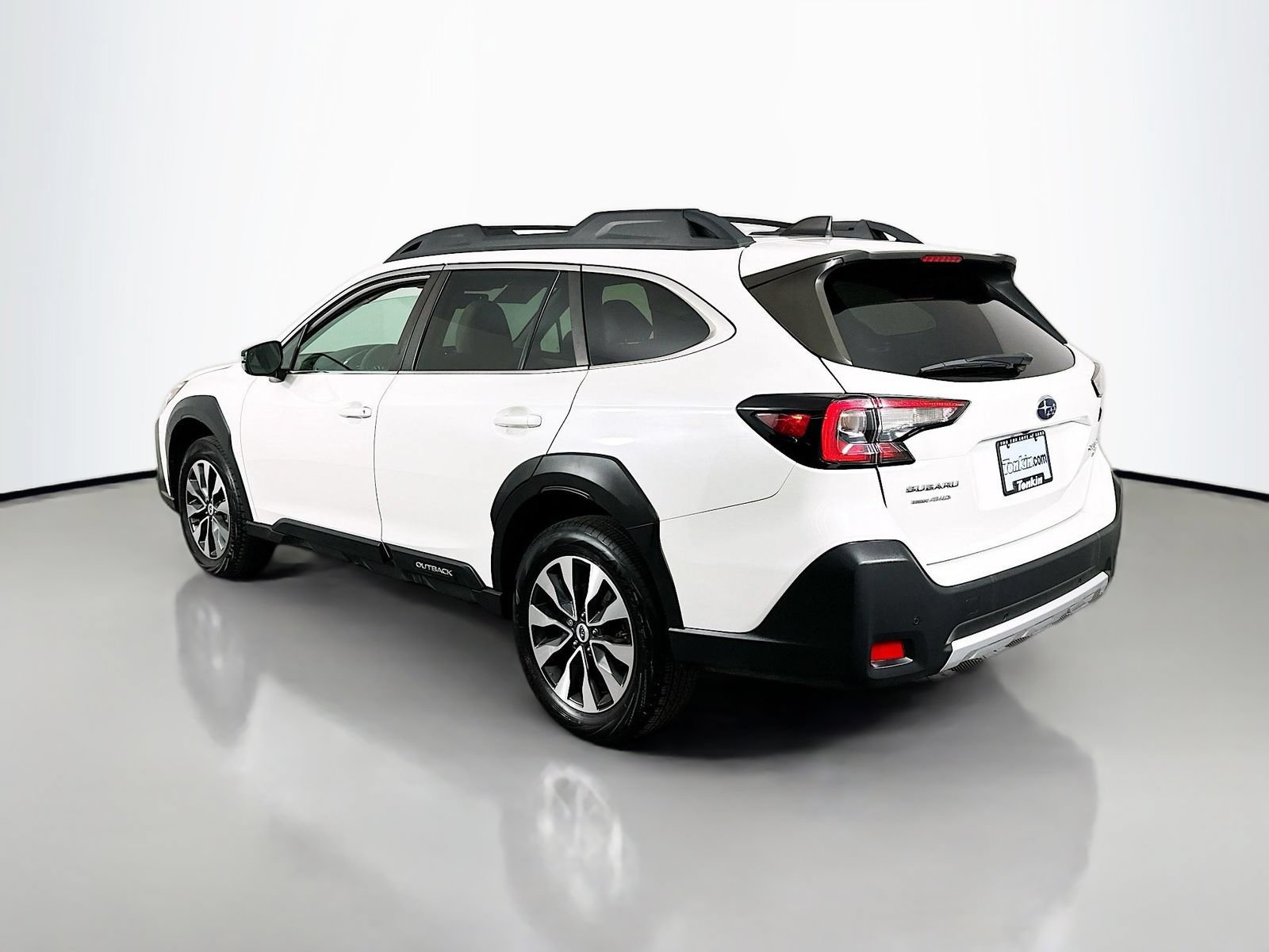 Used 2023 Subaru Outback Limited XT AWD/4WD image 6