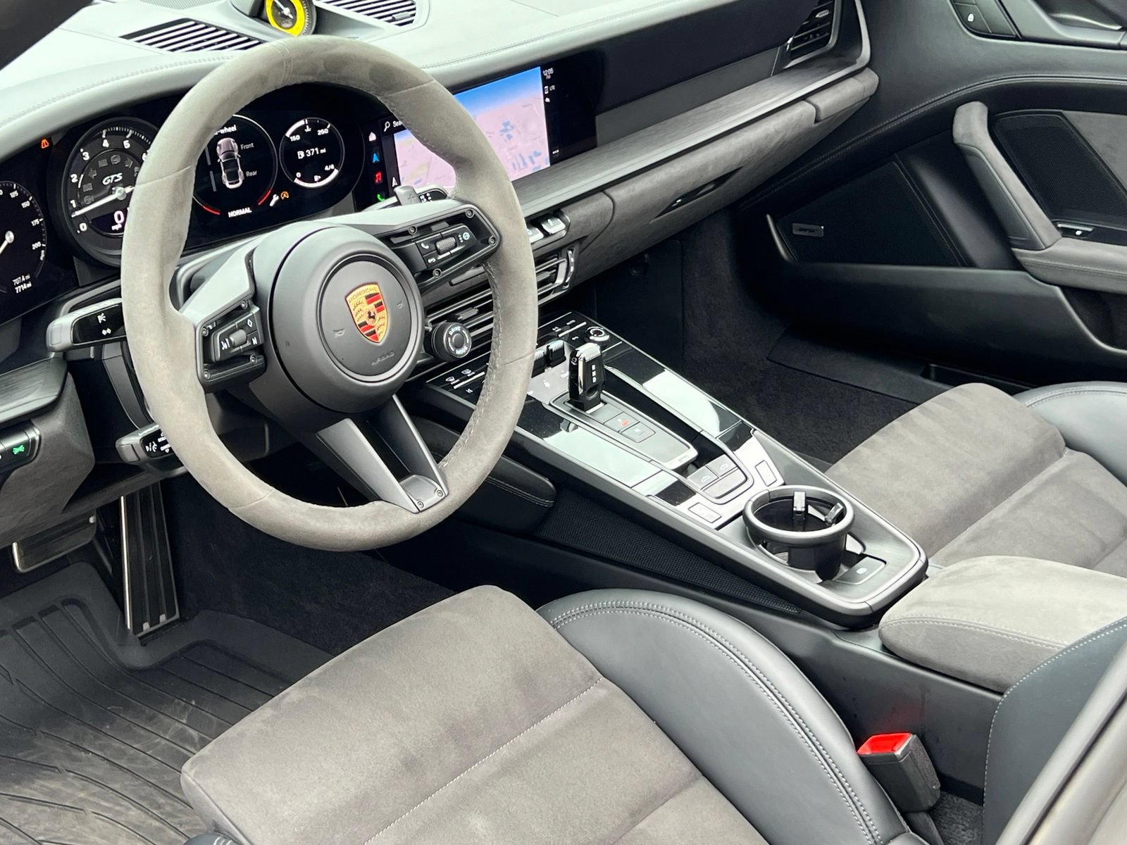 Certified 2024 Porsche 911 Targa 4 GTS AWD/4WD image 4