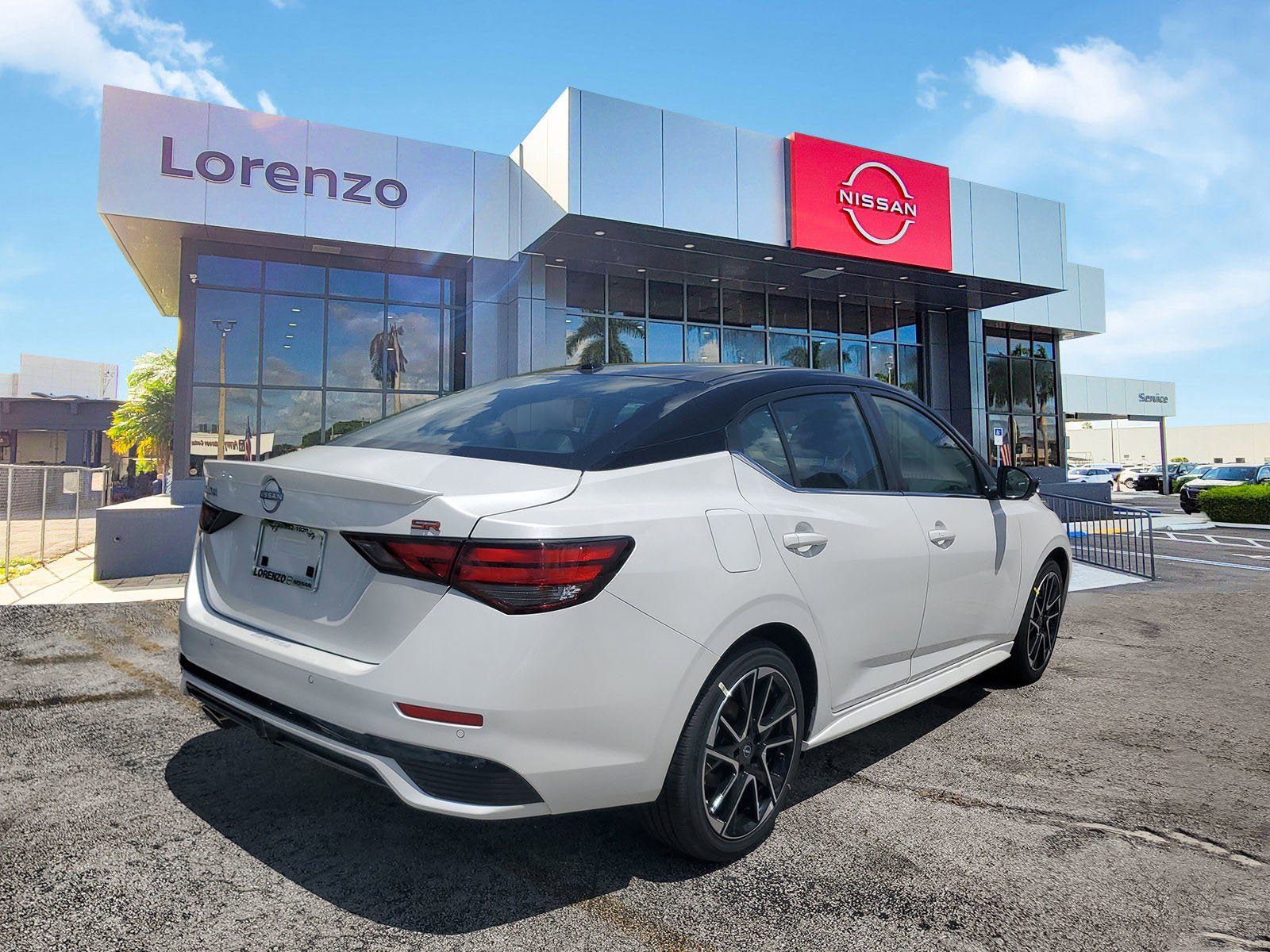 New 2025 Nissan Sentra SR w/ SR Premium Package FWD image 4