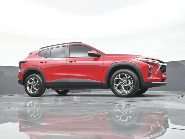 New 2026 Chevrolet Trax LT w/ Sunroof Package FWD image 44