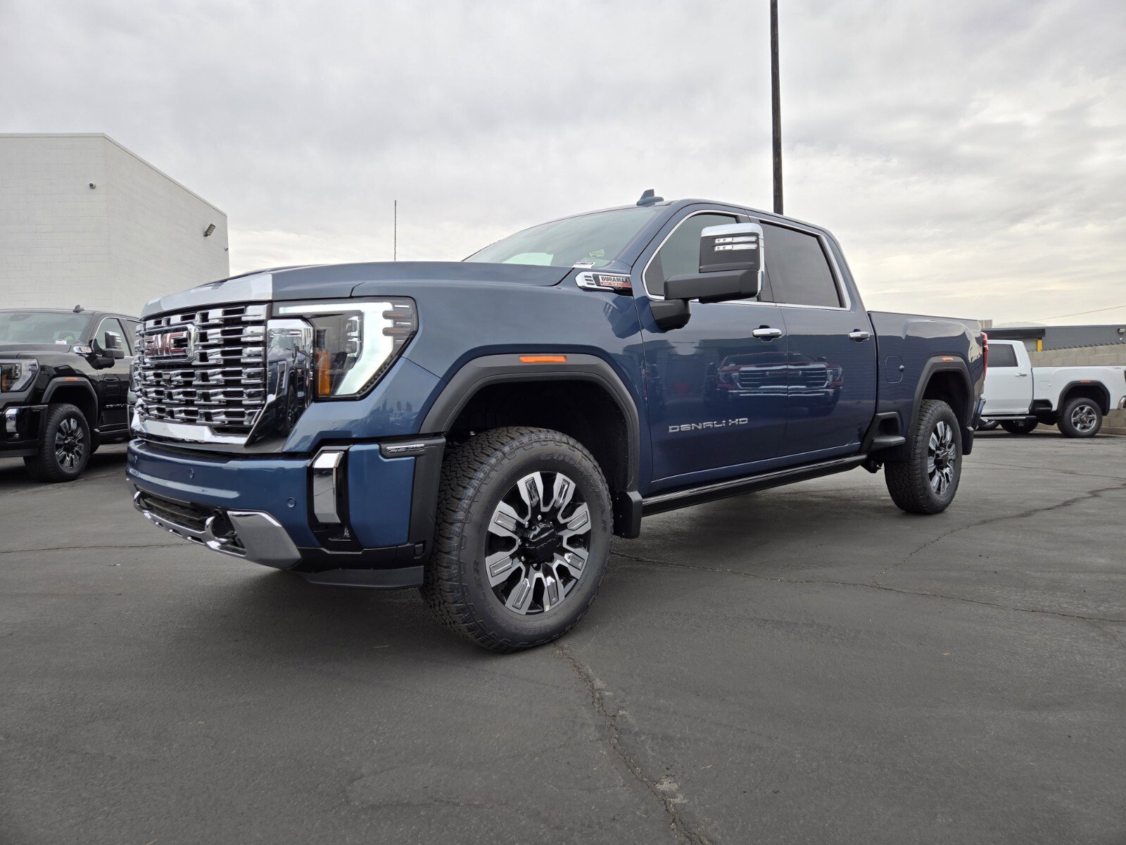 New 2025 GMC Sierra 2500 Denali w/ Denali Reserve Package image 2