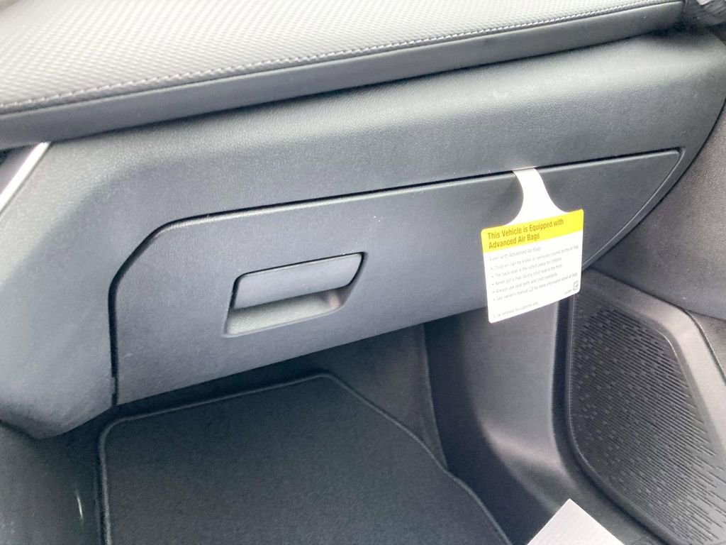 New 2026 Chevrolet Equinox LT image 24