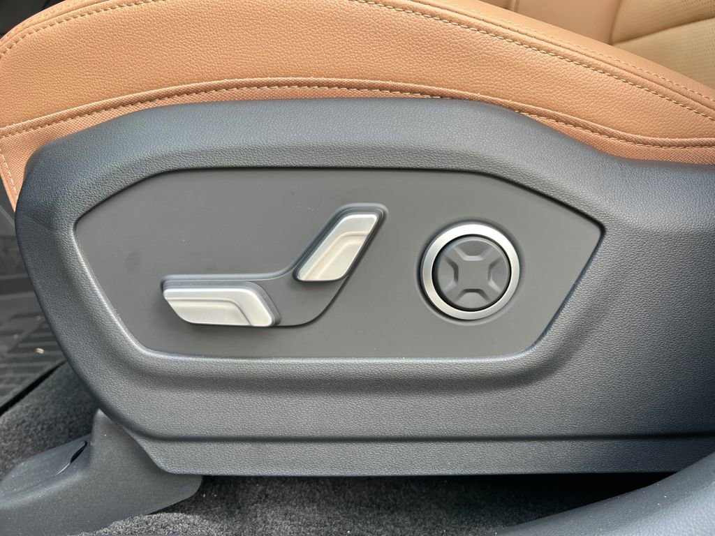 New 2025 Hyundai Santa Fe Limited image 18