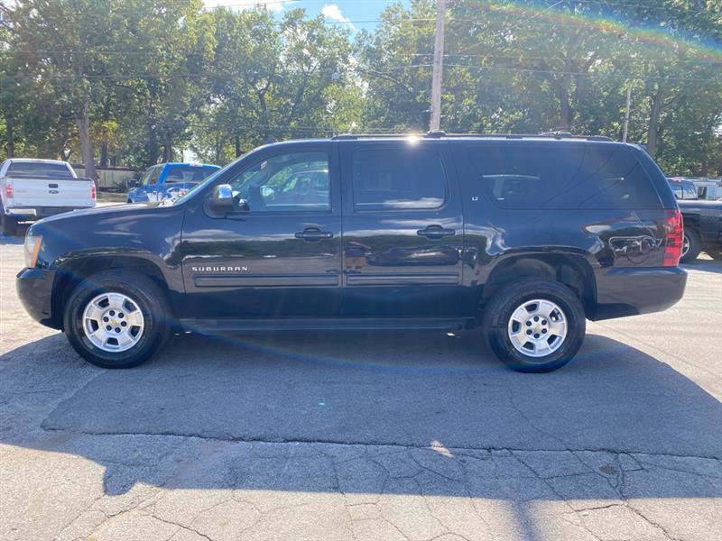 Used 2014 Chevrolet Suburban LT AWD/4WD image 2