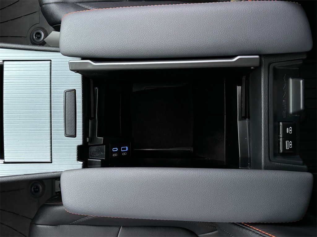 Certified 2024 Toyota Sienna XSE image 26