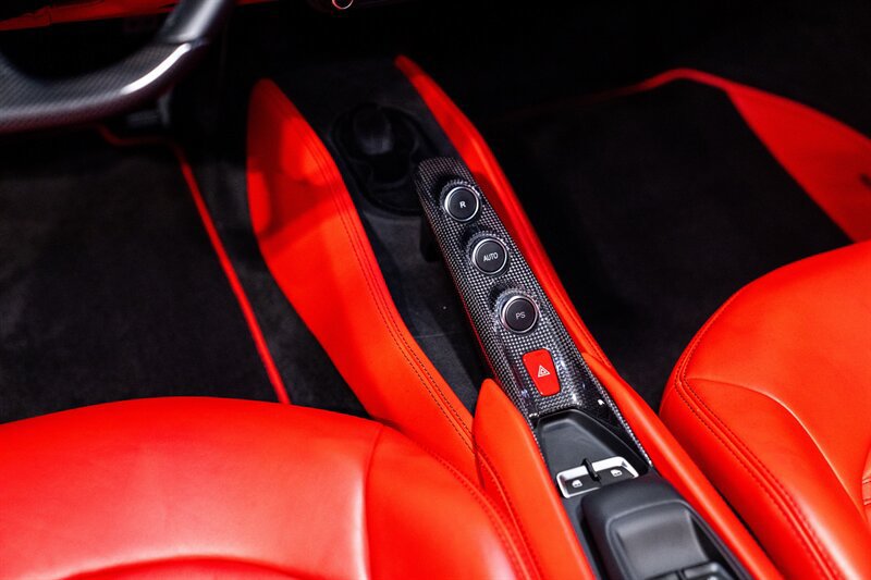 Used 2021 Ferrari F8 Tributo RWD image 18