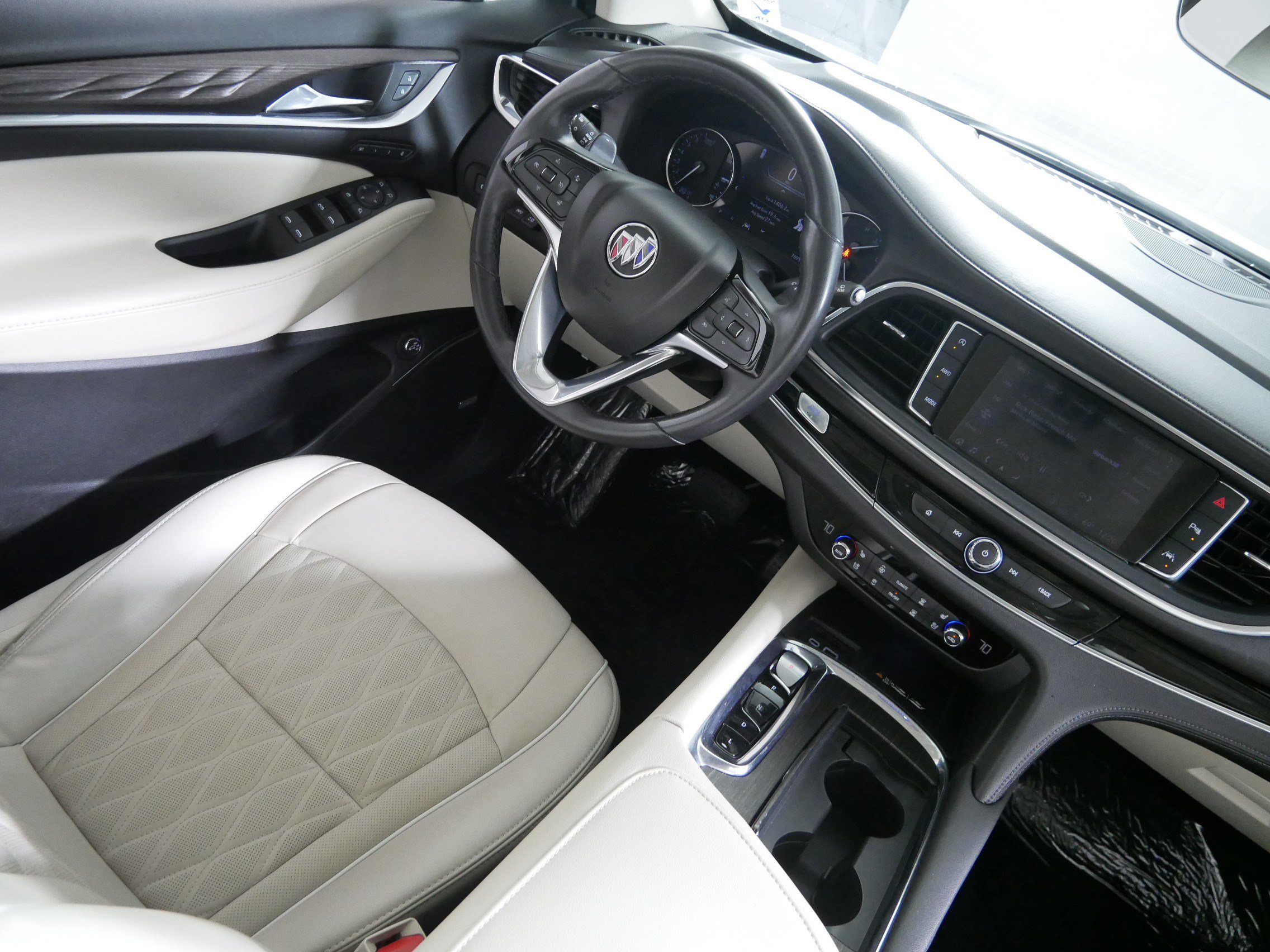 Certified 2023 Buick Enclave Avenir w/ Avenir Technology Package AWD/4WD image 9