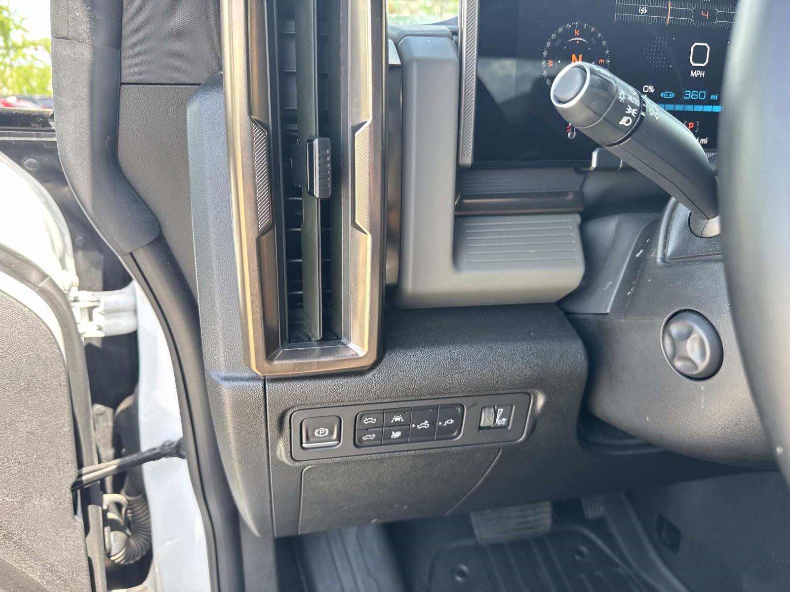 Used 2024 GMC Hummer EV 3X w/ Battery Pack, 24 Module Pack AWD/4WD image 32