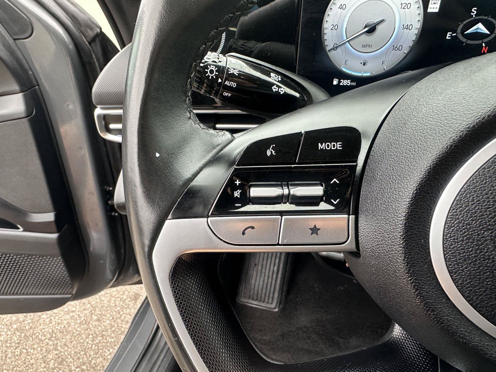Used 2025 Hyundai Elantra SEL FWD image 23