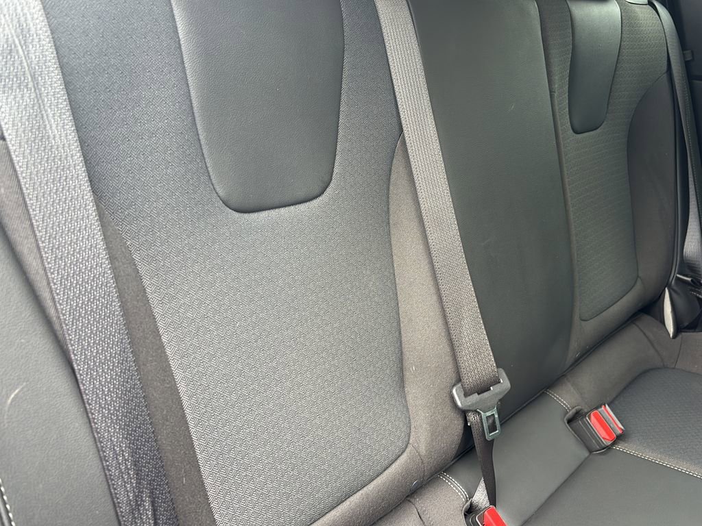 Used 2020 Buick Encore GX Preferred w/ Cold Weather Comfort Package FWD image 37