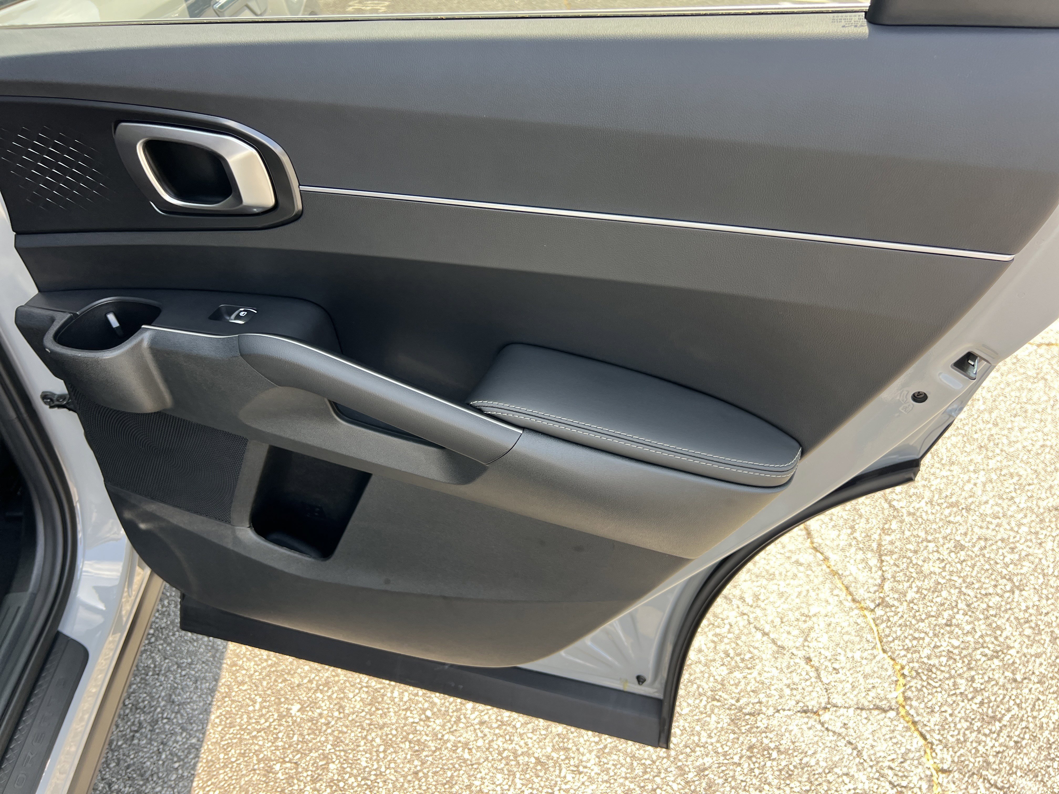 Used 2025 Kia Sorento EX w/ Panoramic Sunroof Package FWD image 14