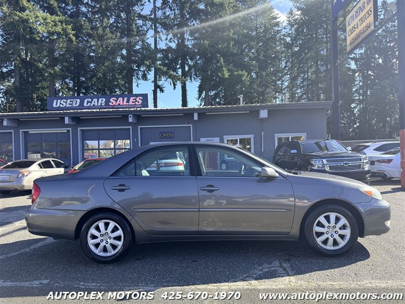 Used 2004 Toyota Camry XLE FWD image 2