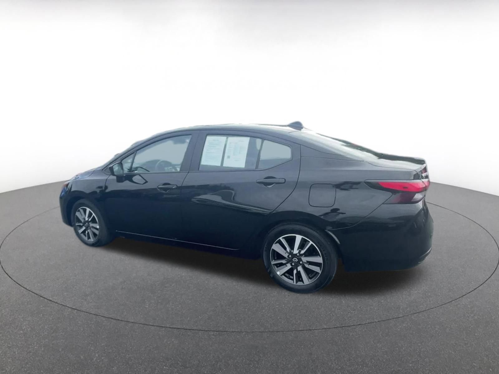 Used 2025 Nissan Versa SV image 10