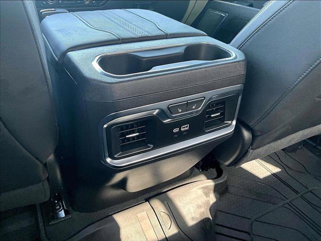 Used 2024 Chevrolet Silverado 1500 High Country w/ High Country Premium Package AWD/4WD image 25