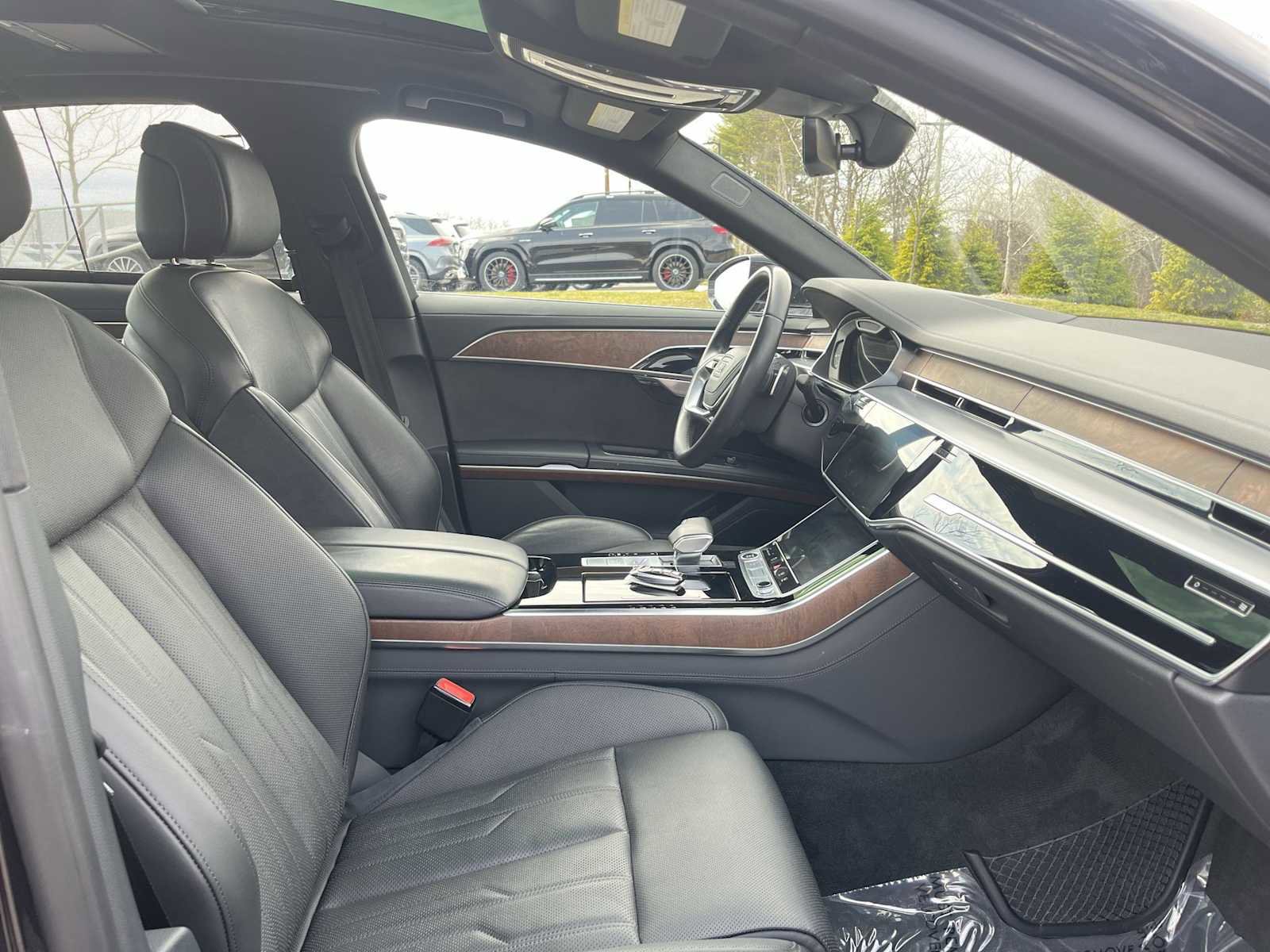 Used 2023 Audi A8 L 3.0T w/ Comfort Plus Package image 10