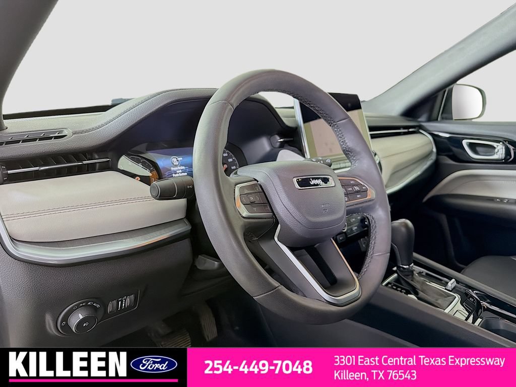 Used 2025 Jeep Compass Limited AWD/4WD image 10