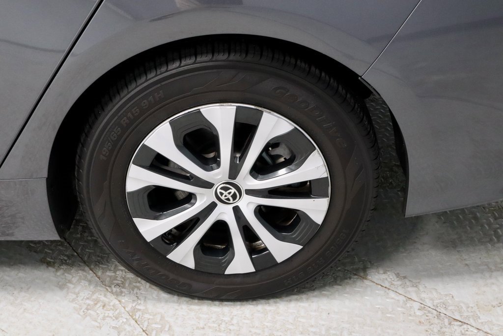 Used 2021 Toyota Prius Prime LE image 19
