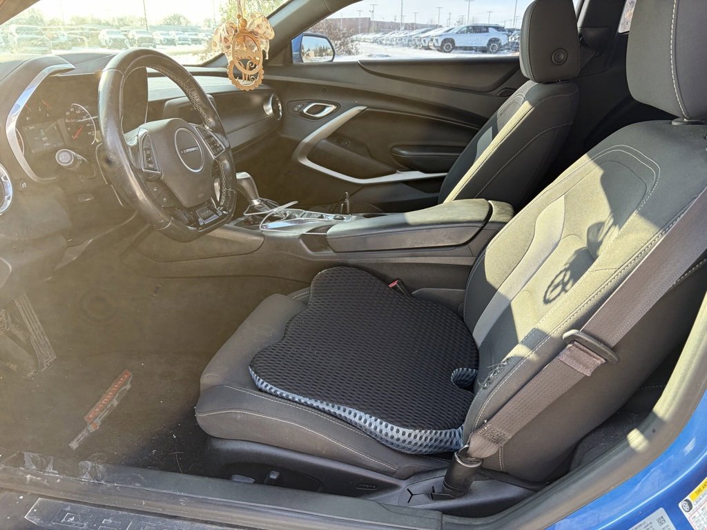 Used 2017 Chevrolet Camaro LT image 5