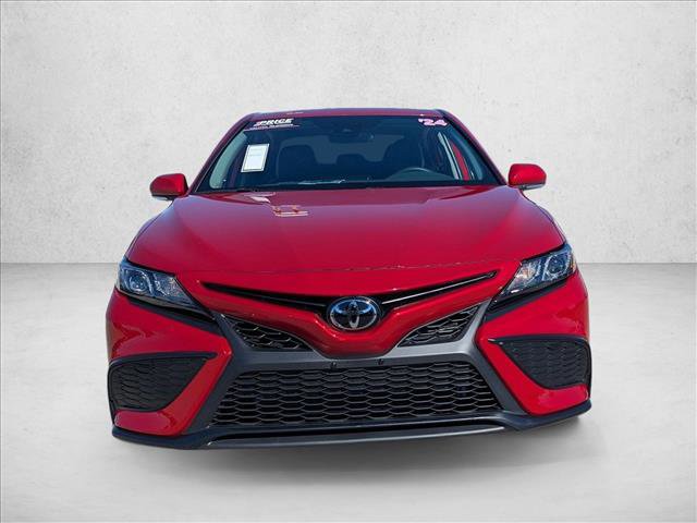 Used 2024 Toyota Camry SE image 2