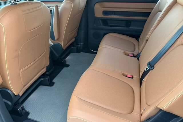 Used 2025 Volkswagen ID. Buzz Pro S RWD image 12