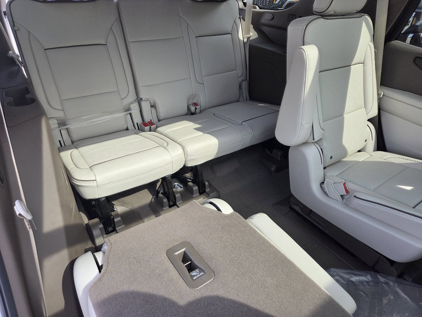 New 2026 GMC Yukon Denali w/ Sun & Power Step Package AWD/4WD image 26