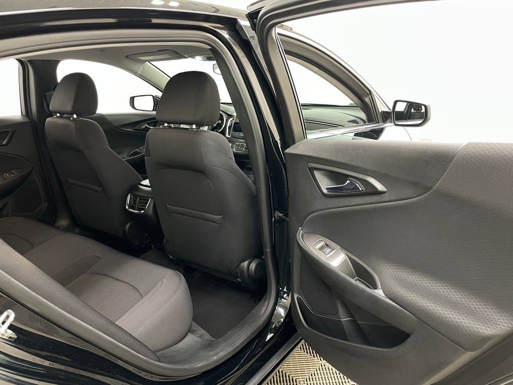 Certified 2021 Chevrolet Malibu LT FWD image 38