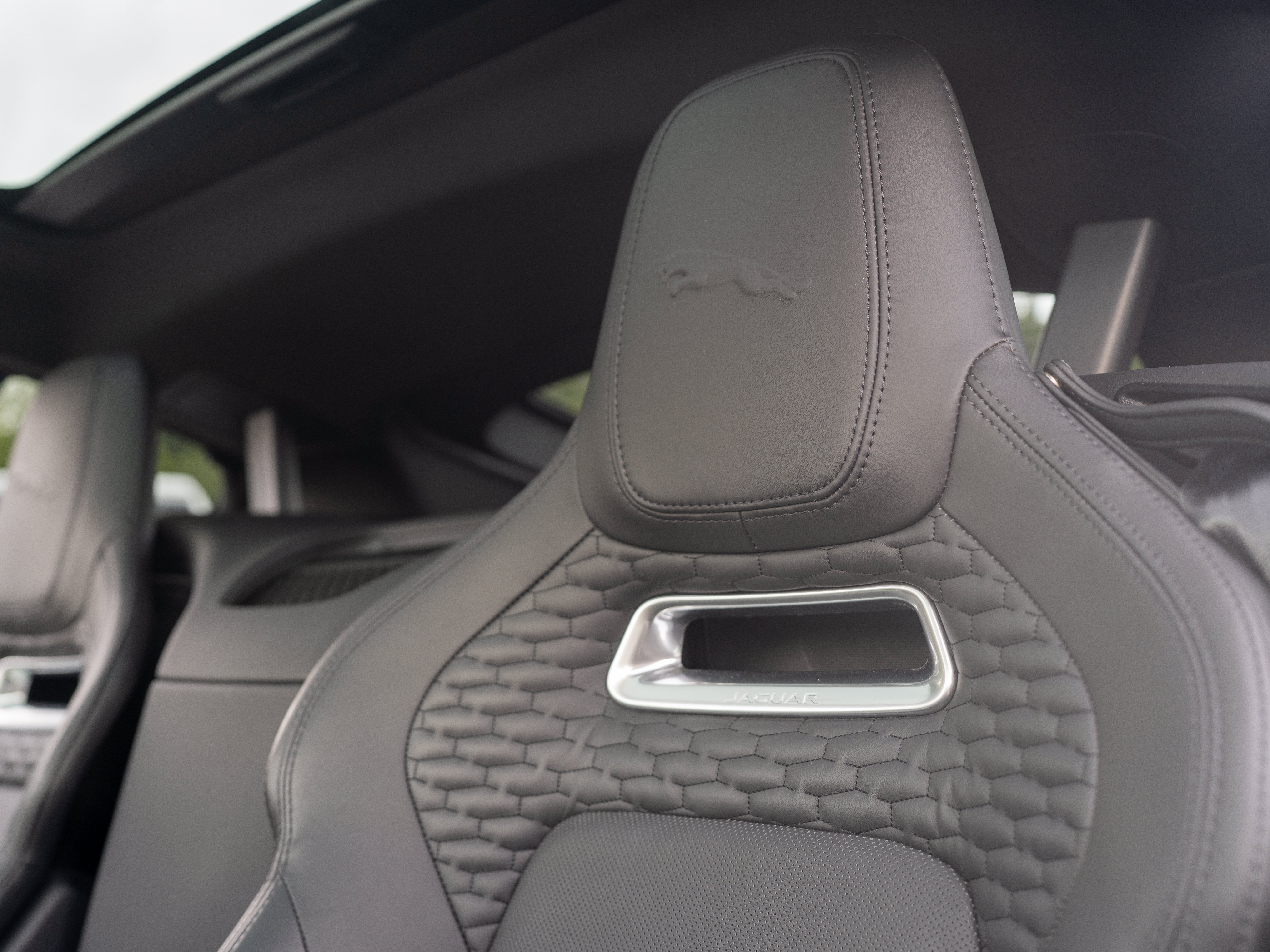 Used 2024 Jaguar F-TYPE R-Dynamic RWD image 10
