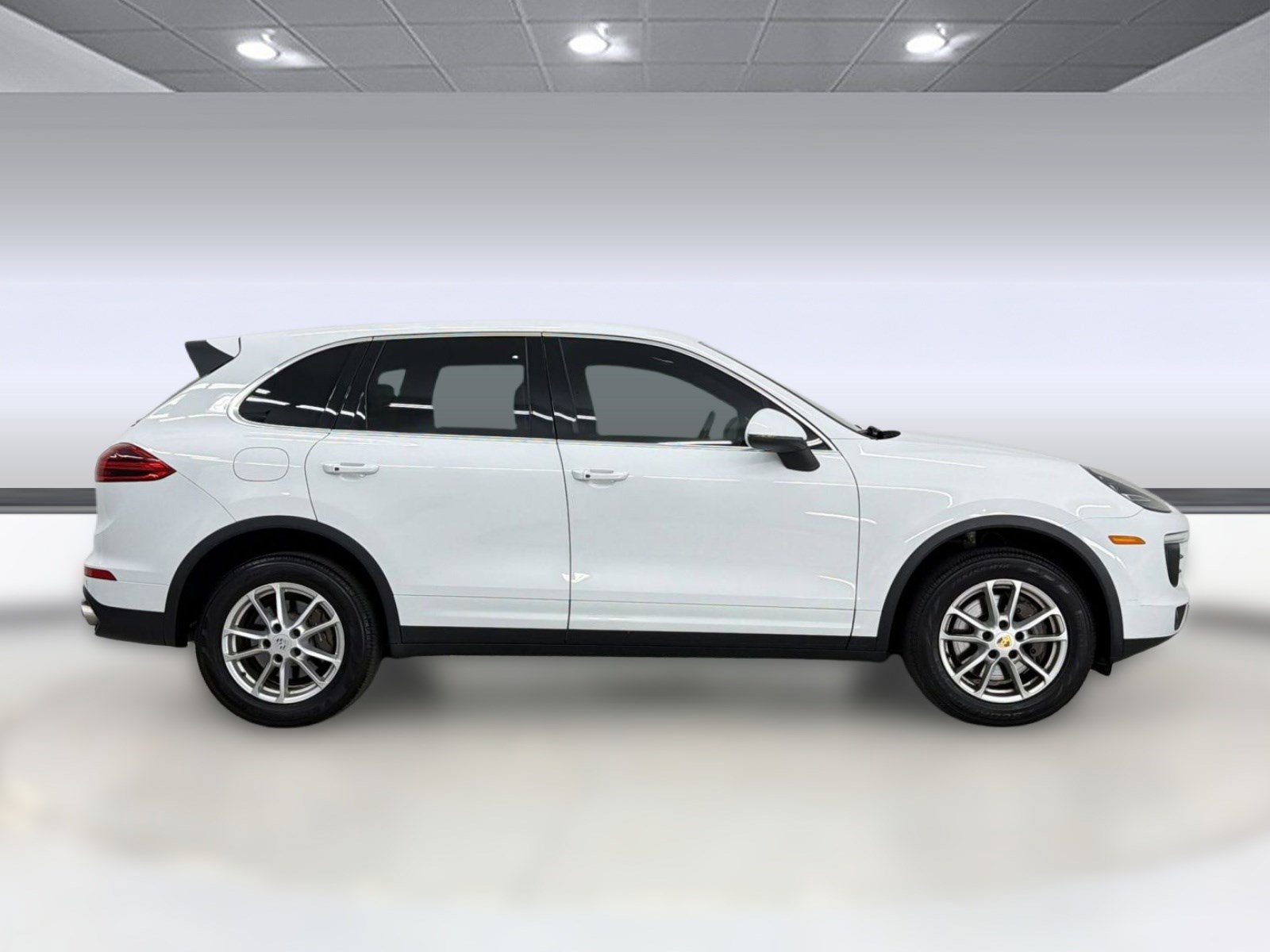 Used 2016 Porsche Cayenne AWD/4WD image 8